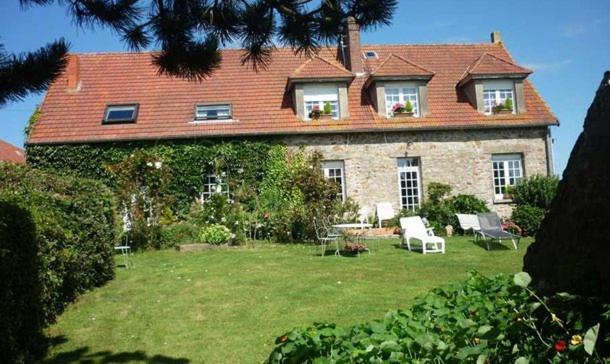 Domaine Du Mont Scolan Bed & Breakfast Montgardon ภายนอก รูปภาพ