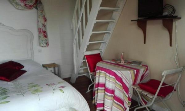 Domaine Du Mont Scolan Bed & Breakfast Montgardon ภายนอก รูปภาพ